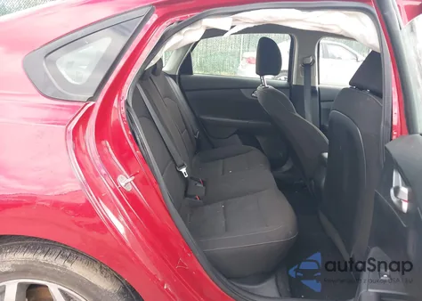 2020 Kia Forte Lxs z USA, uszkodzony, nr VIN 3KPF24AD1LE176306